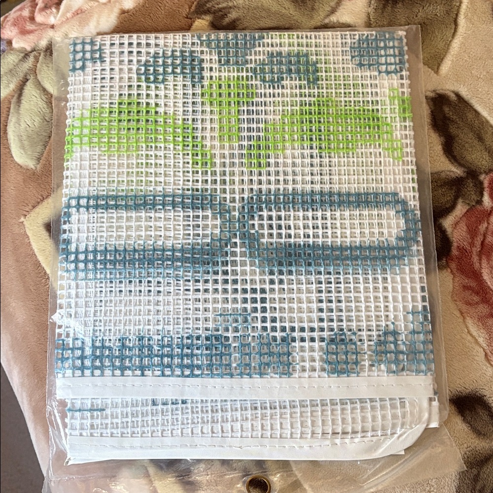 Spinner on Latch Hook Rug Pattern - Picture 2 of 6